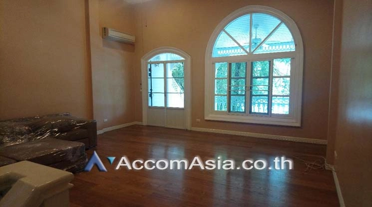 unit 3 Bedrooms  Townhouse For Rent & Sale in Bang Na, Bangkok  near BTS Bearing (AA19126)