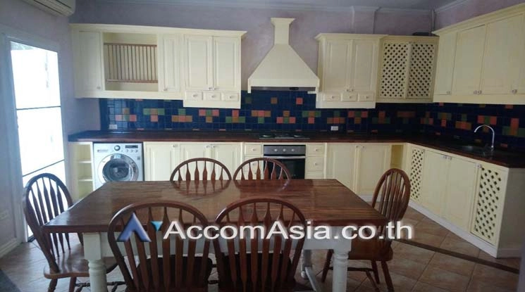 unit 3 Bedrooms  Townhouse For Rent & Sale in Bang Na, Bangkok  near BTS Bearing (AA19126)