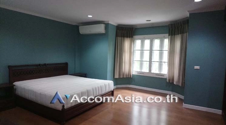 unit 3 Bedrooms  Townhouse For Rent & Sale in Bang Na, Bangkok  near BTS Bearing (AA19126)