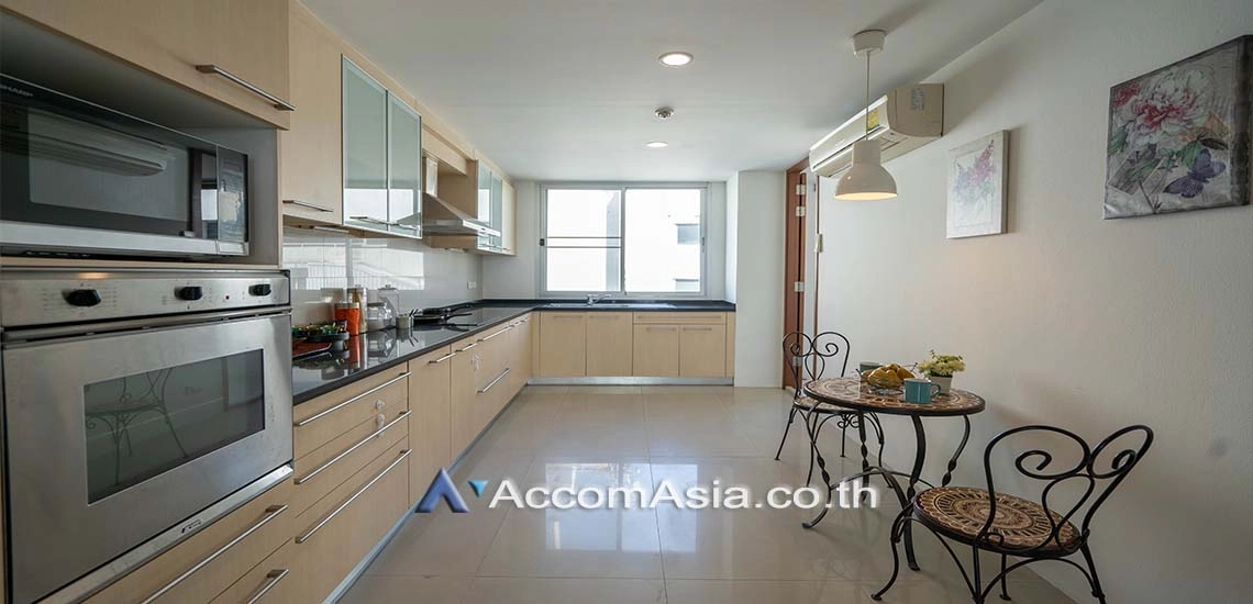4  4 br Apartment For Rent in Silom ,Bangkok BTS Surasak at High-end Low Rise  AA19129
