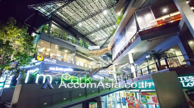  2  Retail / Showroom For Rent in Ploenchit ,Bangkok MRT Sam Yan AA19134