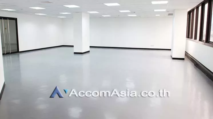 5  Office Space For Rent in Sukhumvit ,Bangkok BTS Thong Lo at United Tower Thonglor AA19143