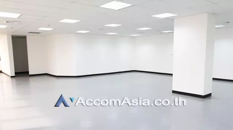 6  Office Space For Rent in Sukhumvit ,Bangkok BTS Thong Lo at United Tower Thonglor AA19143