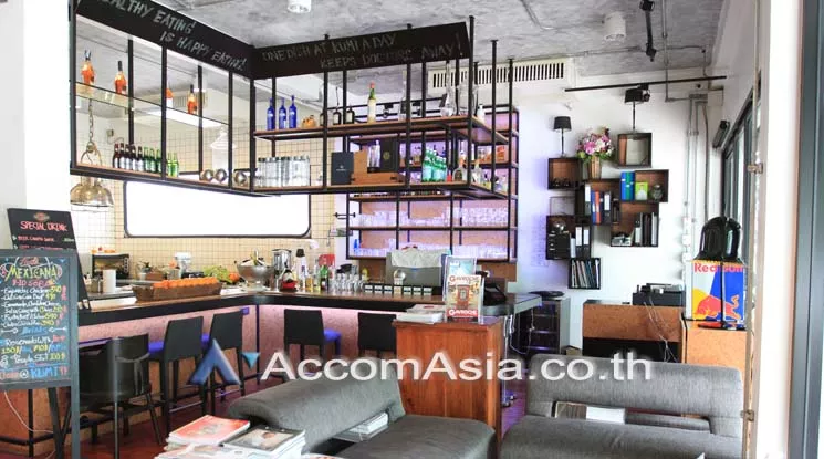  Retail / showroom For Rent in Silom, Bangkok  near BTS Chong Nonsi (AA19176)
