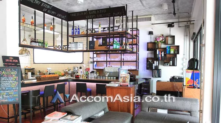  1  Retail / Showroom For Rent in Silom ,Bangkok BTS Chong Nonsi AA19176