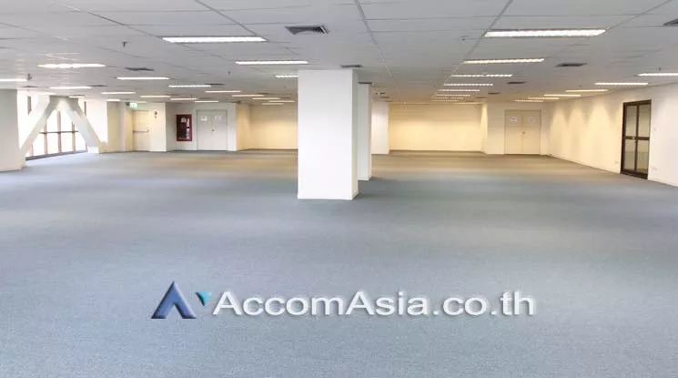 4  Office Space For Rent in Sathorn ,Bangkok BTS Surasak at Chartered Square Building AA19187
