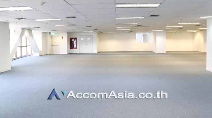 5  Office Space For Rent in Sathorn ,Bangkok BTS Surasak at Chartered Square Building AA19187