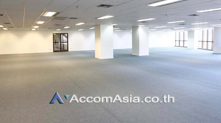 5  Office Space For Rent in Sathorn ,Bangkok BTS Surasak at Chartered Square Building AA19187