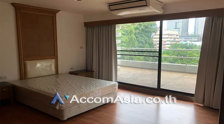  4 Bedrooms  Apartment For Rent in Ploenchit, Bangkok  near BTS Ploenchit (AA19206)
