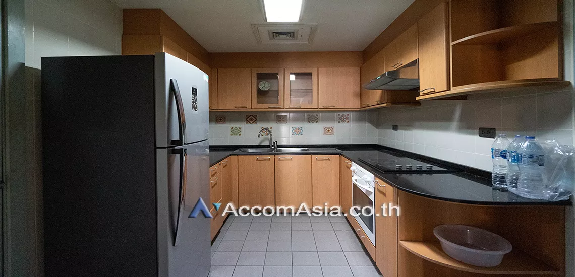 Pet friendly |  2 Bedrooms  Condominium For Rent in Ploenchit, Bangkok  near BTS Ploenchit (AA19211)