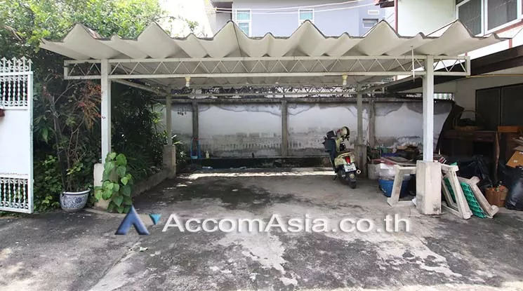 Home Office |  4 Bedrooms  House For Rent in Sukhumvit, Bangkok  near BTS Thong Lo (AA19216)