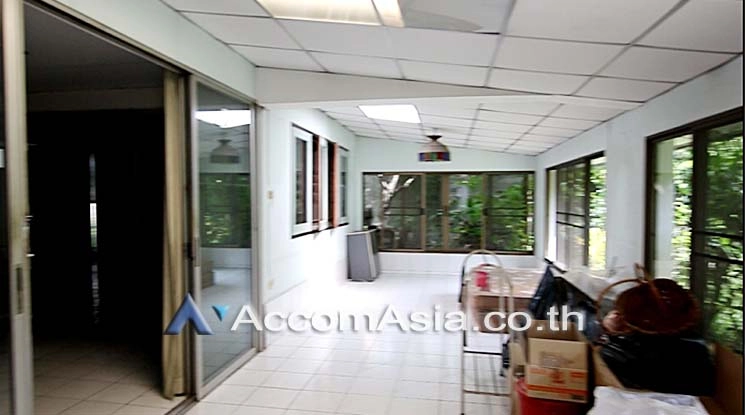 unitHome Office |  4 Bedrooms  House For Rent & Sale in Sukhumvit, Bangkok  near BTS Thong Lo (AA19216)