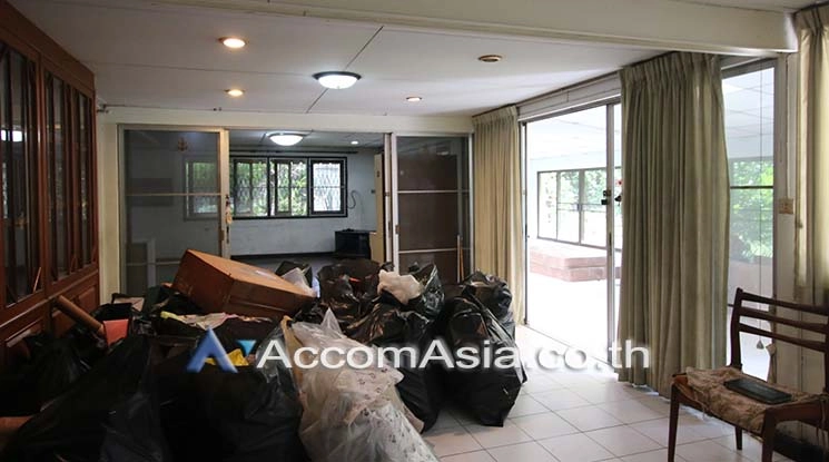 unitHome Office |  4 Bedrooms  House For Rent & Sale in Sukhumvit, Bangkok  near BTS Thong Lo (AA19216)