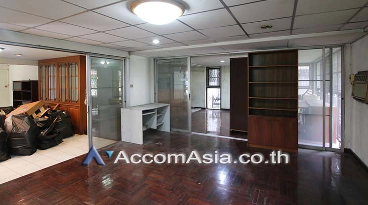 5  4 br House For Rent in sukhumvit ,Bangkok BTS Thong Lo AA19216