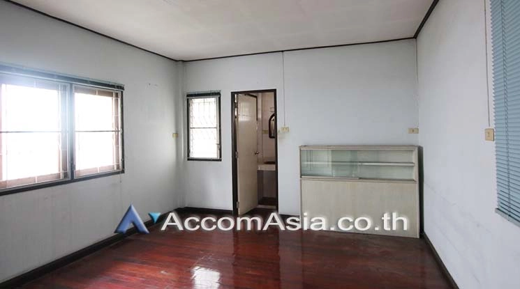 10  4 br House for rent and sale in Sukhumvit ,Bangkok BTS Thong Lo AA19216