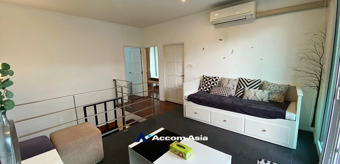 13  3 br Townhouse for rent and sale in Sukhumvit ,Bangkok BTS Ekkamai AA19225