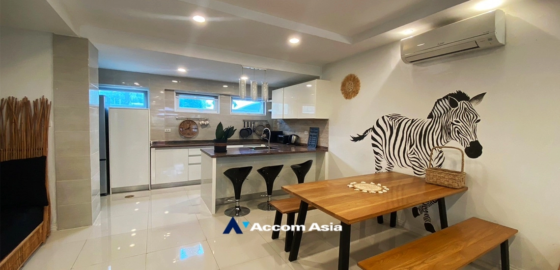 4  3 br Townhouse for rent and sale in Sukhumvit ,Bangkok BTS Ekkamai AA19225