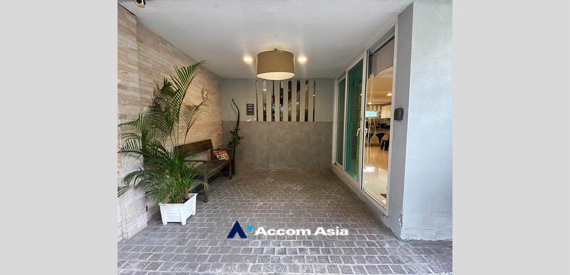 26  3 br Townhouse for rent and sale in Sukhumvit ,Bangkok BTS Ekkamai AA19225