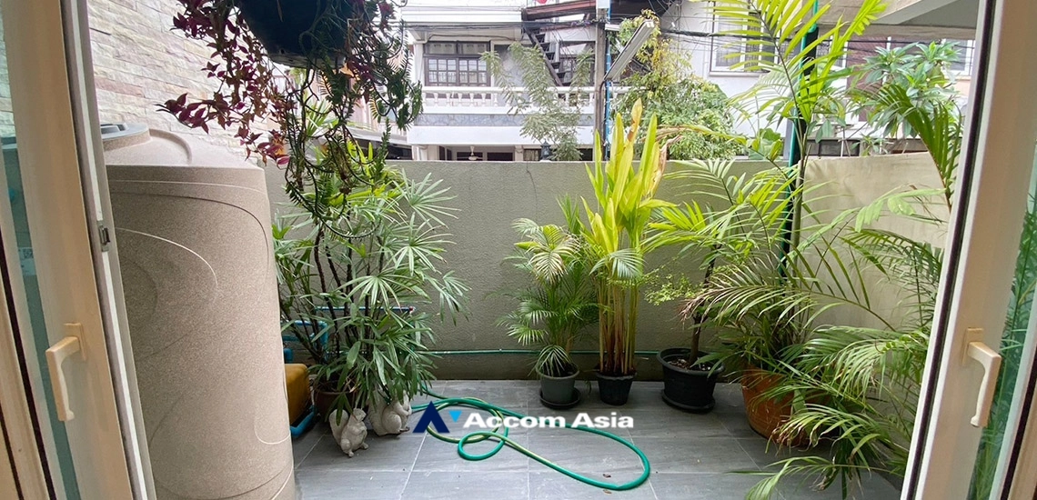 23  3 br Townhouse for rent and sale in Sukhumvit ,Bangkok BTS Ekkamai AA19225