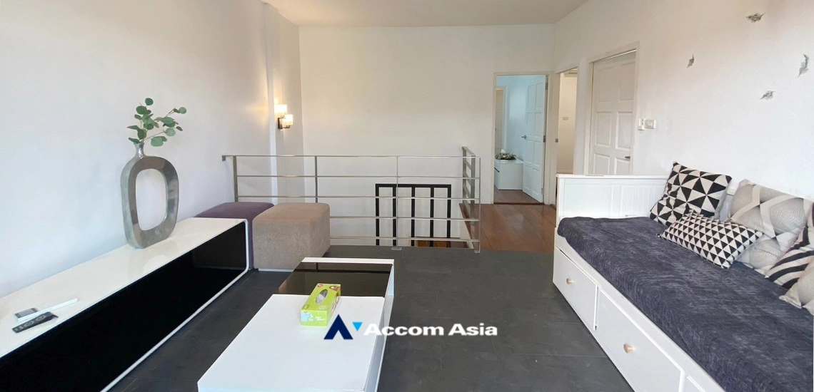 14  3 br Townhouse for rent and sale in Sukhumvit ,Bangkok BTS Ekkamai AA19225