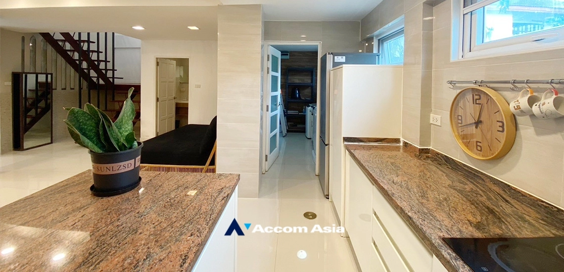 8  3 br Townhouse for rent and sale in Sukhumvit ,Bangkok BTS Ekkamai AA19225
