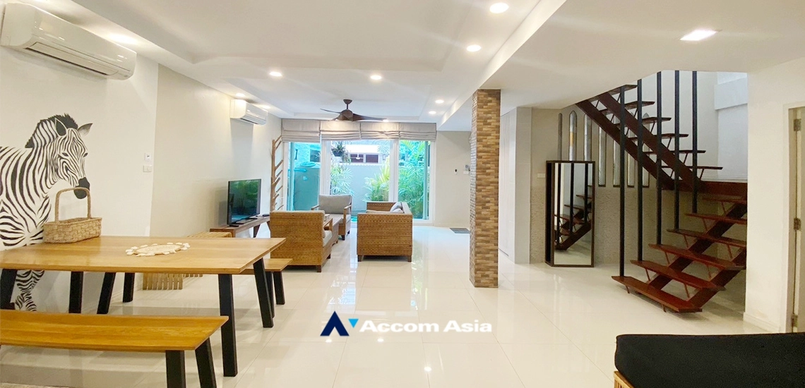9  3 br Townhouse for rent and sale in Sukhumvit ,Bangkok BTS Ekkamai AA19225