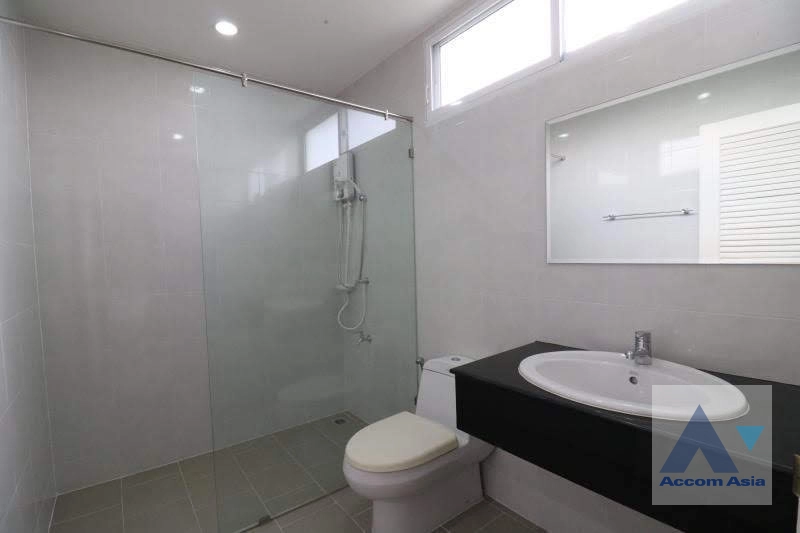 10  4 br House For Sale in Sukhumvit ,Bangkok BTS On Nut at The Estate 1 AA19236