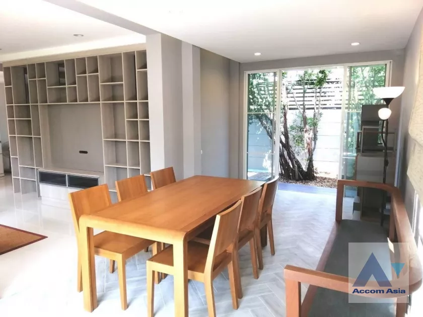 Home Office |  4 Bedrooms  Townhouse For Sale in Sukhumvit, Bangkok  near BTS On Nut (AA19236)