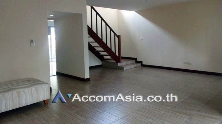  1  2 br House For Rent in Phaholyothin ,Bangkok BTS Ari AA19237