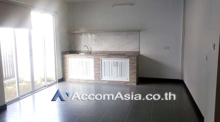 Home Office |  2 Bedrooms  House For Rent in Phaholyothin, Bangkok  near BTS Ari (AA19237)