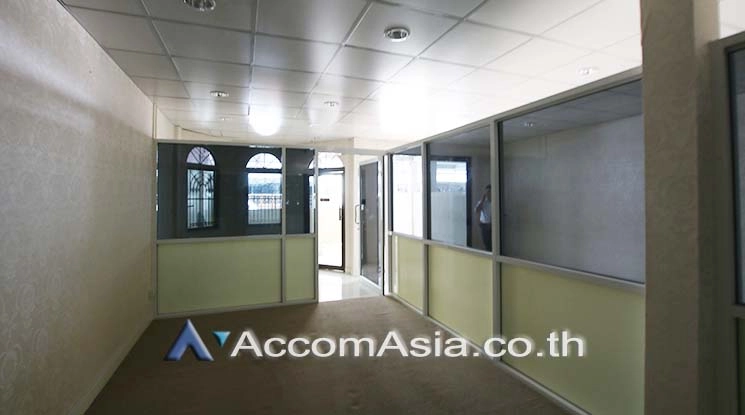 unitHome Office |  6 Bedrooms  Townhouse For Rent in Sathorn, Bangkok  near BTS Surasak (AA19250)