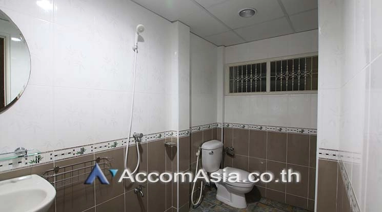 5  6 br Townhouse For Rent in Sathorn ,Bangkok BTS Surasak AA19250