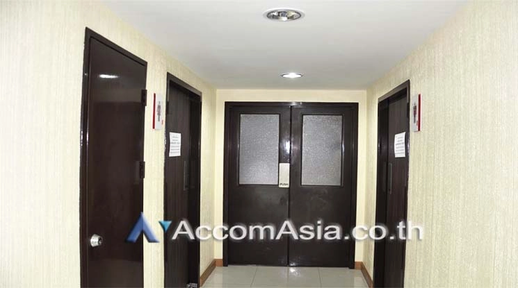  1  Studio Office Space For Rent in Sathorn ,Bangkok BTS Surasak at Chartered Square Building AA19257