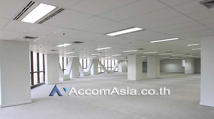 7  Studio Office Space For Rent in Sathorn ,Bangkok BTS Surasak at Chartered Square Building AA19257