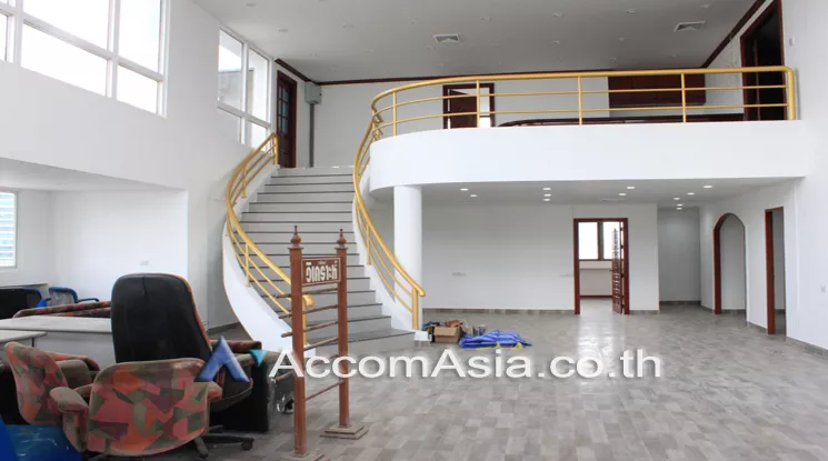 Duplex Condo |  Office space For Rent & Sale in Ratchadapisek, Bangkok  near MRT Thailand Cultural Center (AA19270)