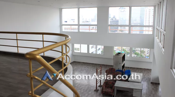 Duplex Condo |  Office space For Rent & Sale in Ratchadapisek, Bangkok  near MRT Thailand Cultural Center (AA19270)