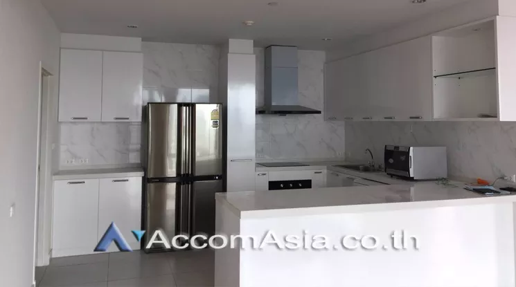  4 Bedrooms  Condominium For Rent in Ploenchit, Bangkok  near MRT Sam Yan (AA19276)
