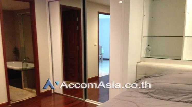 unit 1 Bedroom  Condominium For Rent in Ploenchit, Bangkok  near BTS Ratchadamri (AA19278)