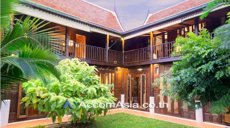 Home Office, Private Swimming Pool |  5 Bedrooms  House For Rent in Sukhumvit, Bangkok  near BTS Udomsuk (AA19285)