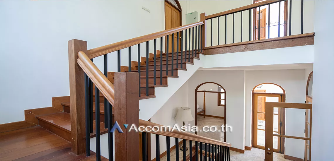 11  4 br House for rent and sale in Sukhumvit ,Bangkok BTS Punnawithi AA19286