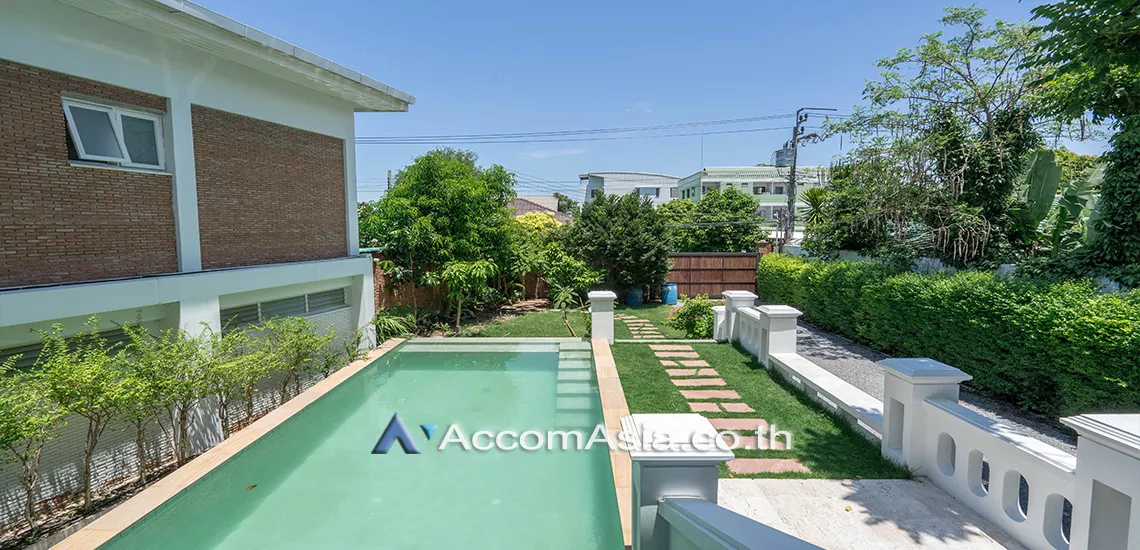 Home Office, Private Swimming Pool, Pet friendly |  4 Bedrooms  House For Rent in Sukhumvit, Bangkok  near BTS Punnawithi (AA19286)