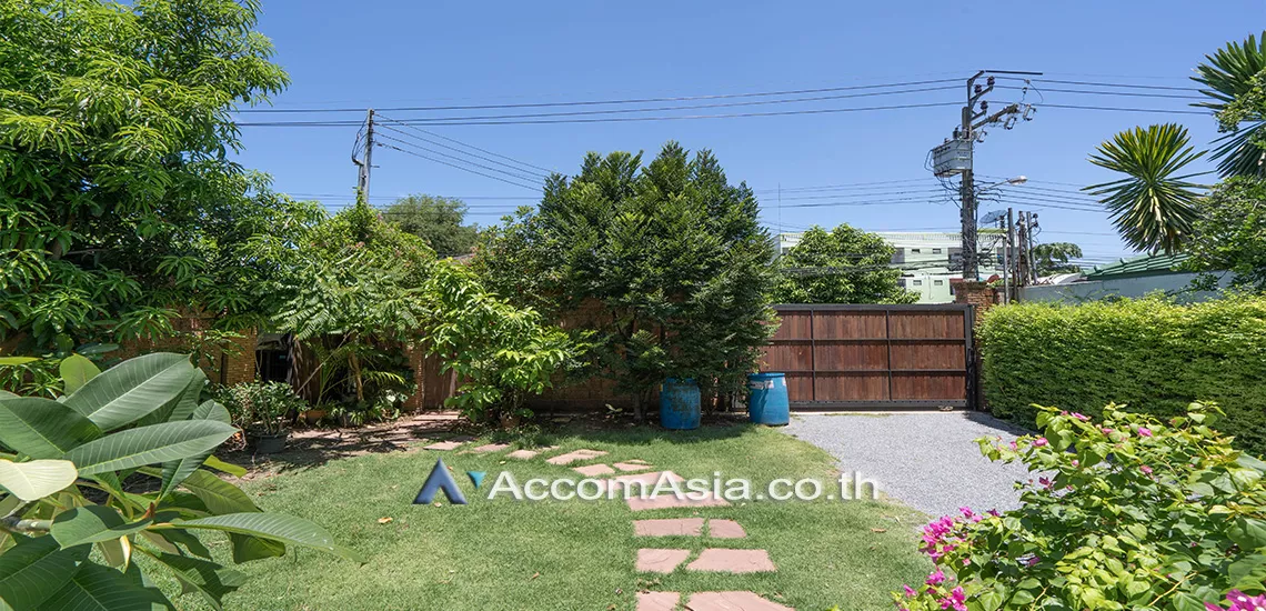 4  4 br House for rent and sale in Sukhumvit ,Bangkok BTS Punnawithi AA19286