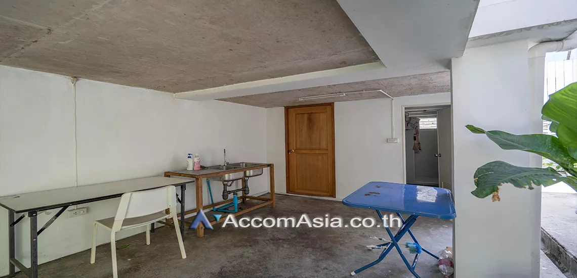 23  4 br House for rent and sale in Sukhumvit ,Bangkok BTS Punnawithi AA19286