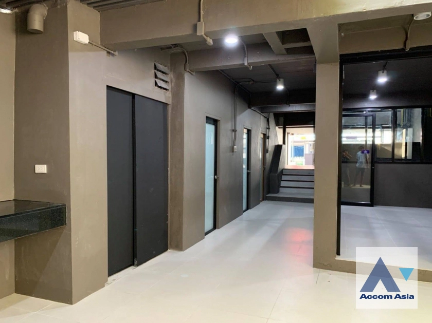 22  5 br Townhouse for rent and sale in Ratchadaphisek ,Bangkok MRT Rama 9 AA19327