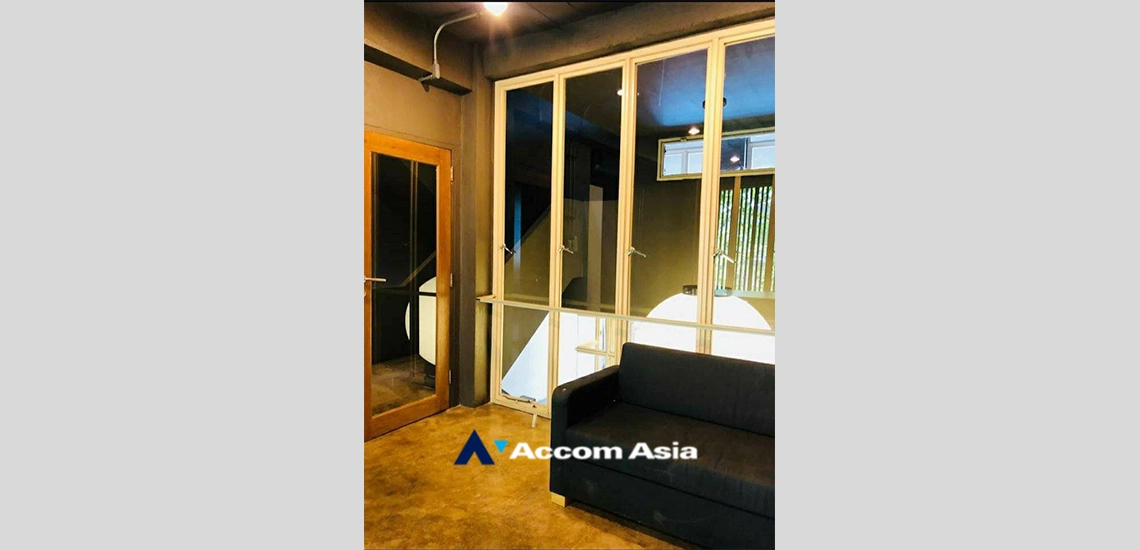 11  5 br Townhouse for rent and sale in Ratchadaphisek ,Bangkok MRT Rama 9 AA19327