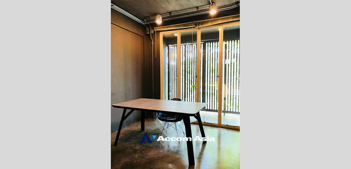 17  5 br Townhouse for rent and sale in Ratchadaphisek ,Bangkok MRT Rama 9 AA19327