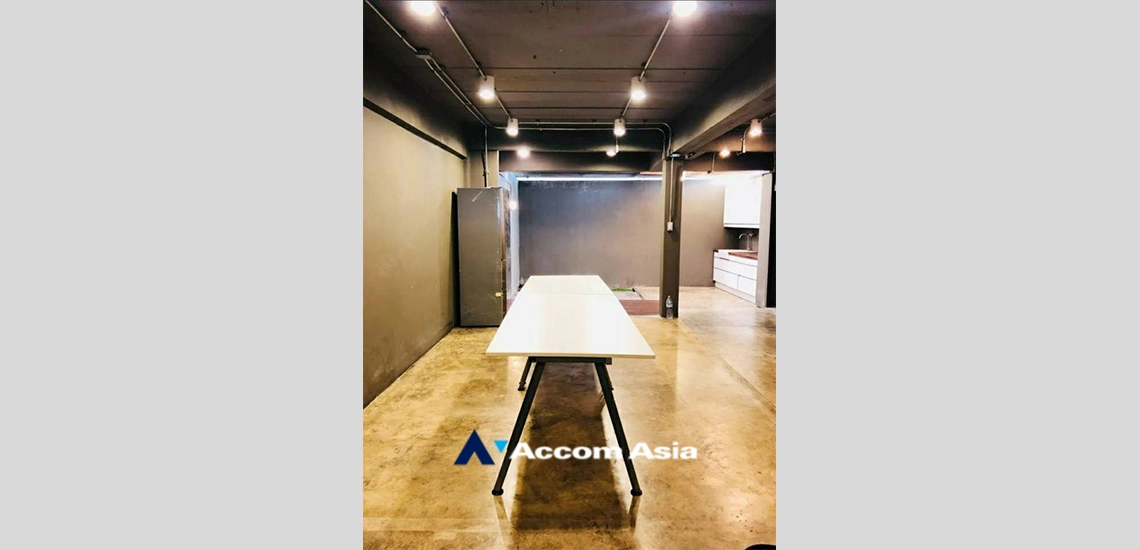 7  5 br Townhouse for rent and sale in Ratchadaphisek ,Bangkok MRT Rama 9 AA19327