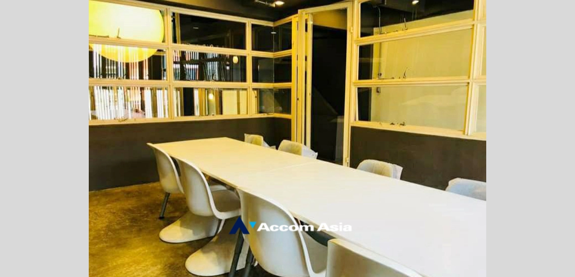 5  5 br Townhouse for rent and sale in Ratchadaphisek ,Bangkok MRT Rama 9 AA19327