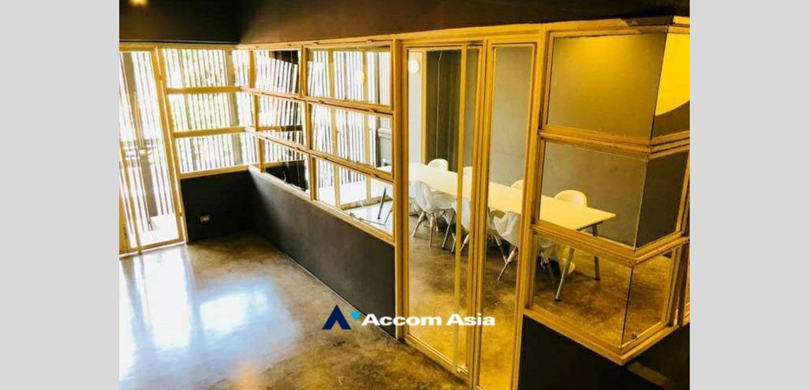 4  5 br Townhouse for rent and sale in Ratchadaphisek ,Bangkok MRT Rama 9 AA19327