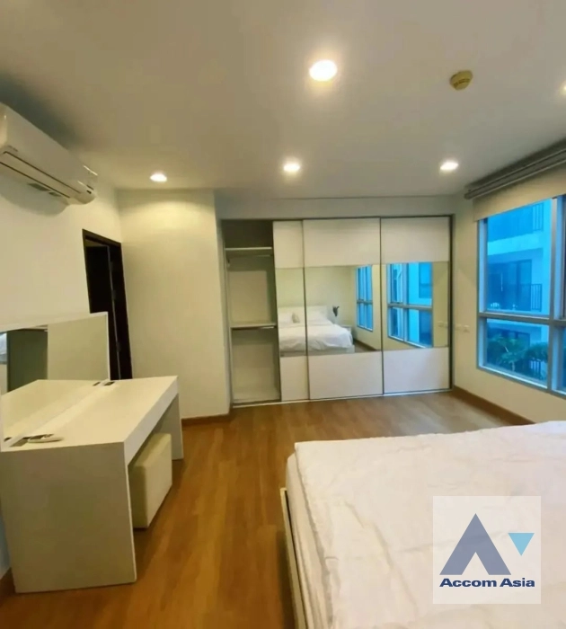 unit 2 Bedrooms  Condominium For Rent in Sukhumvit, Bangkok  near BTS Ekkamai (AA19337)